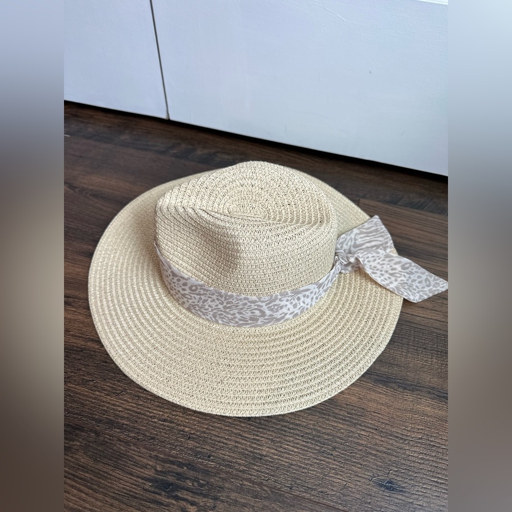Vince Camuto Natural Leopard Sun Hat NWT